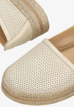 Beżowe ażurowe półbuty w stylu espadryli