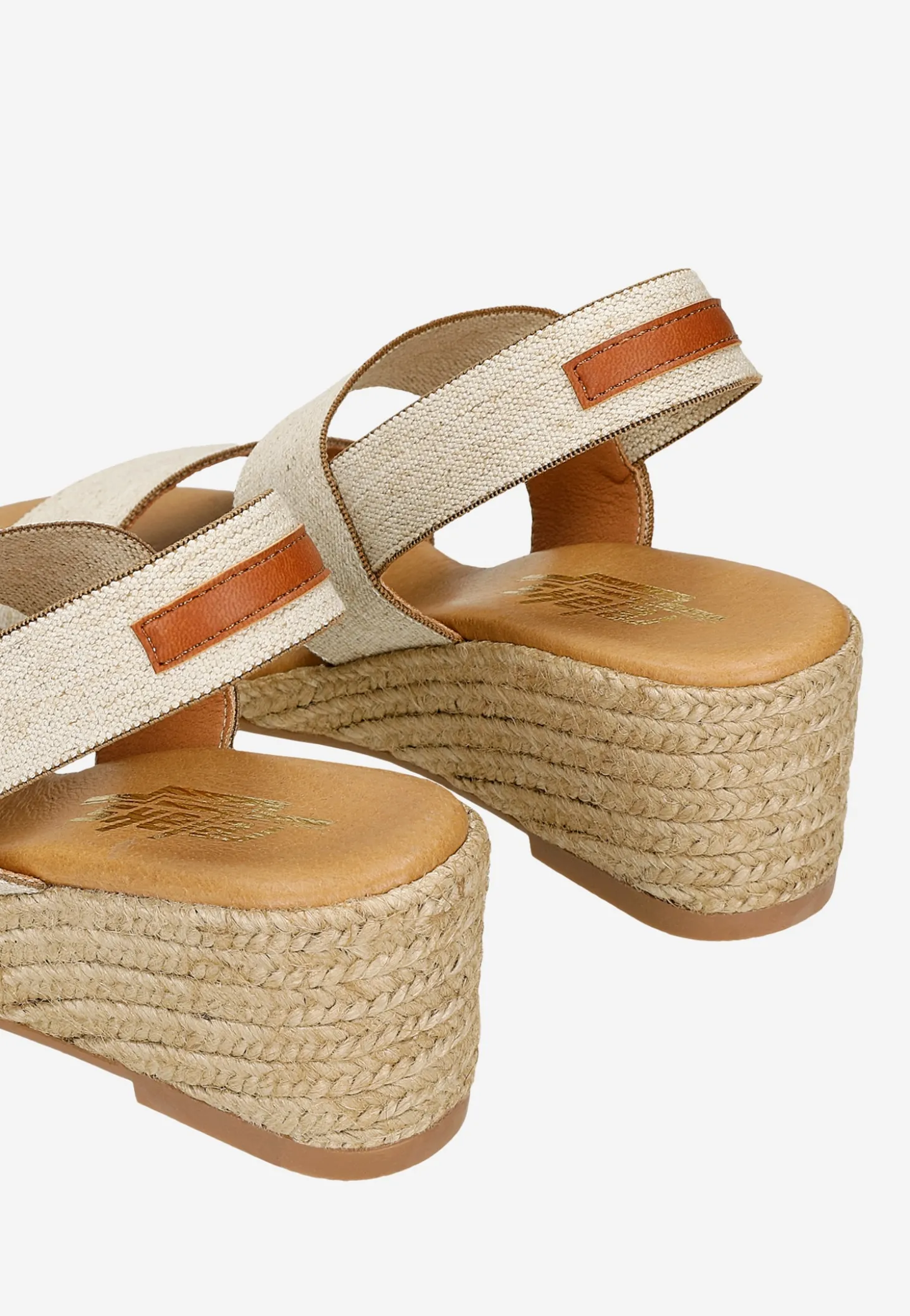 Beżowe espadryle RELAKS na koturnie