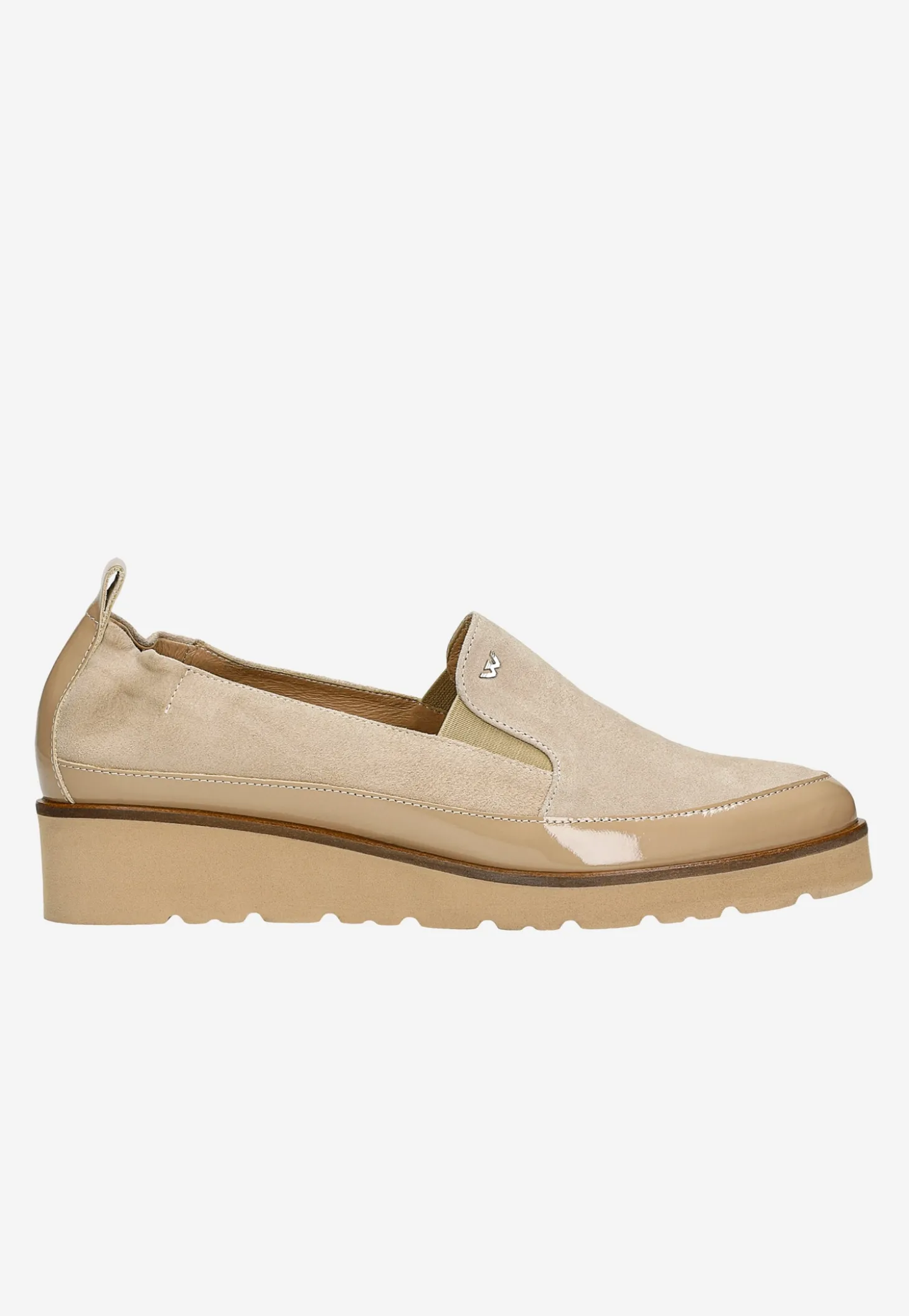 Beżowe loafersy damskie na klinie