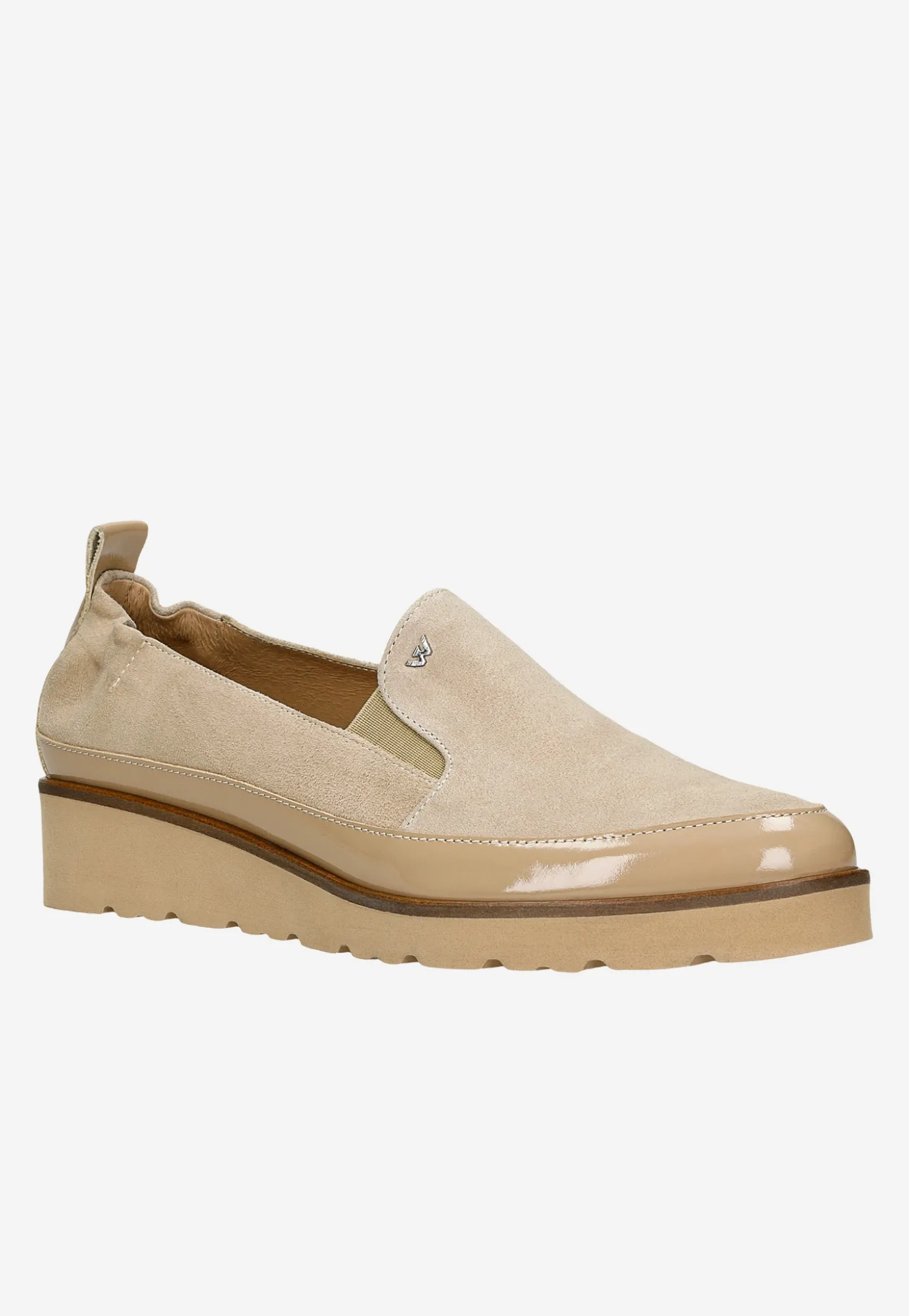 Beżowe loafersy damskie na klinie
