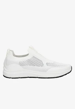 Białe materiałowe wsuwane sneakersy RELAKS z czarnym spodem podeszwy