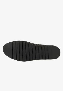 Brązowe loafersy damskie z ażurowanej skóry licowej