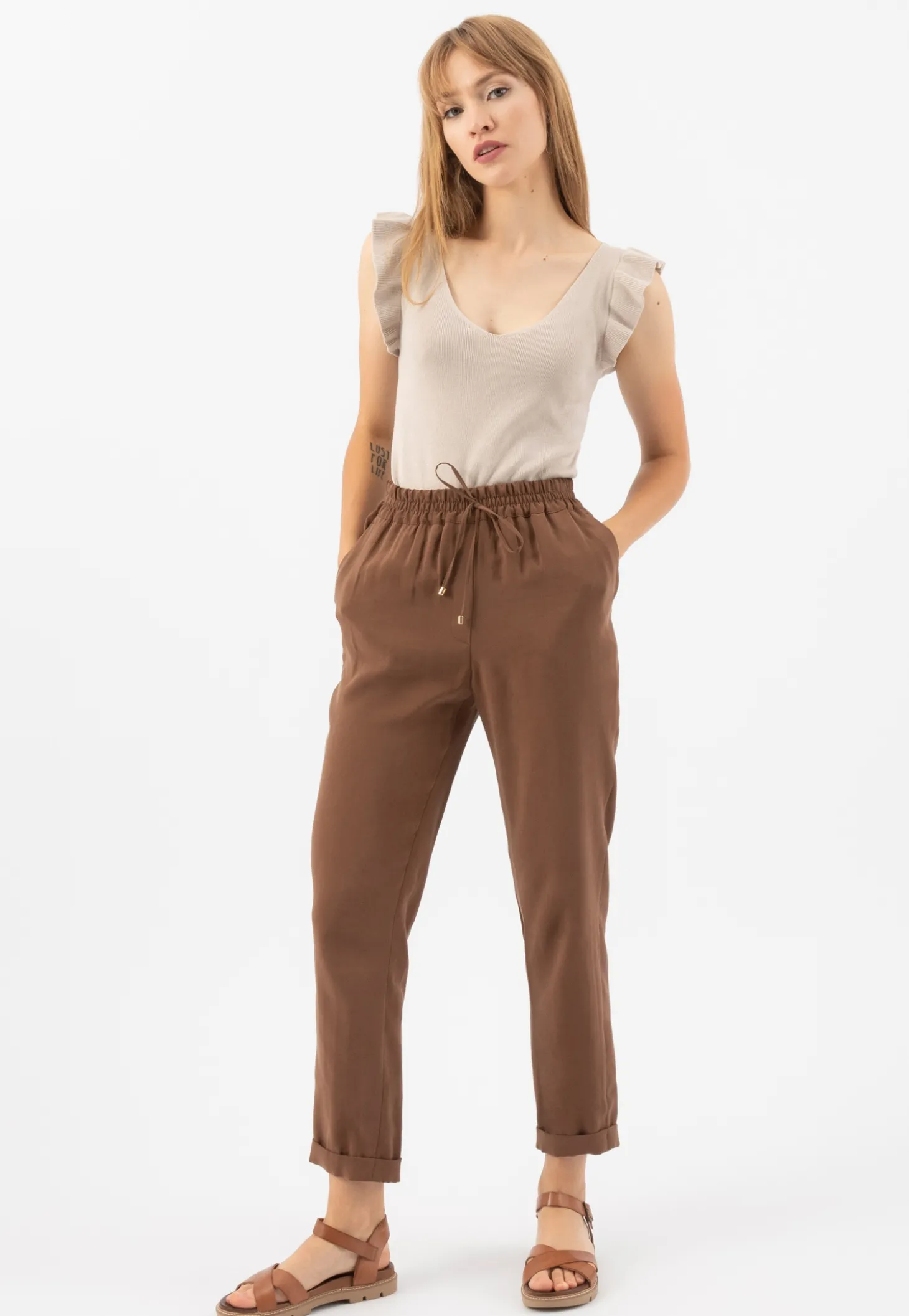 Brązowe sandały damskie w stylu casual