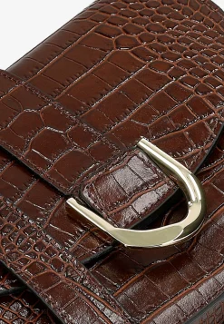 Ciemnobrązowa skórzana torebka saddle bag z tłoczeniem