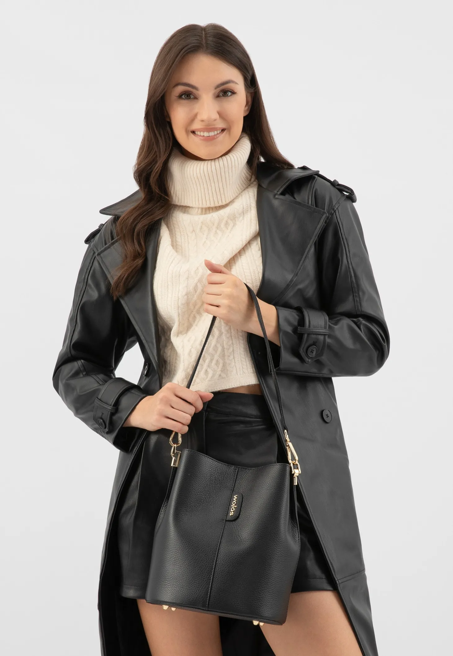Czarna skórzana torebka damska bucket bag