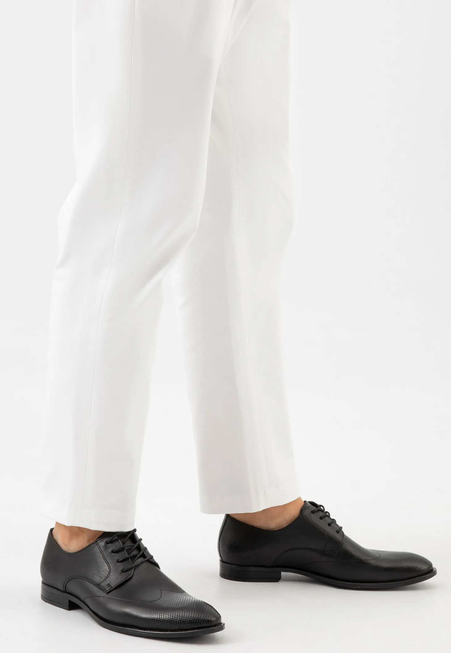 Czarne eleganckie buty męskie ze skóry licowej