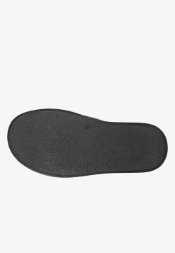 Czarne klapki damskie na grubej podeszwie
