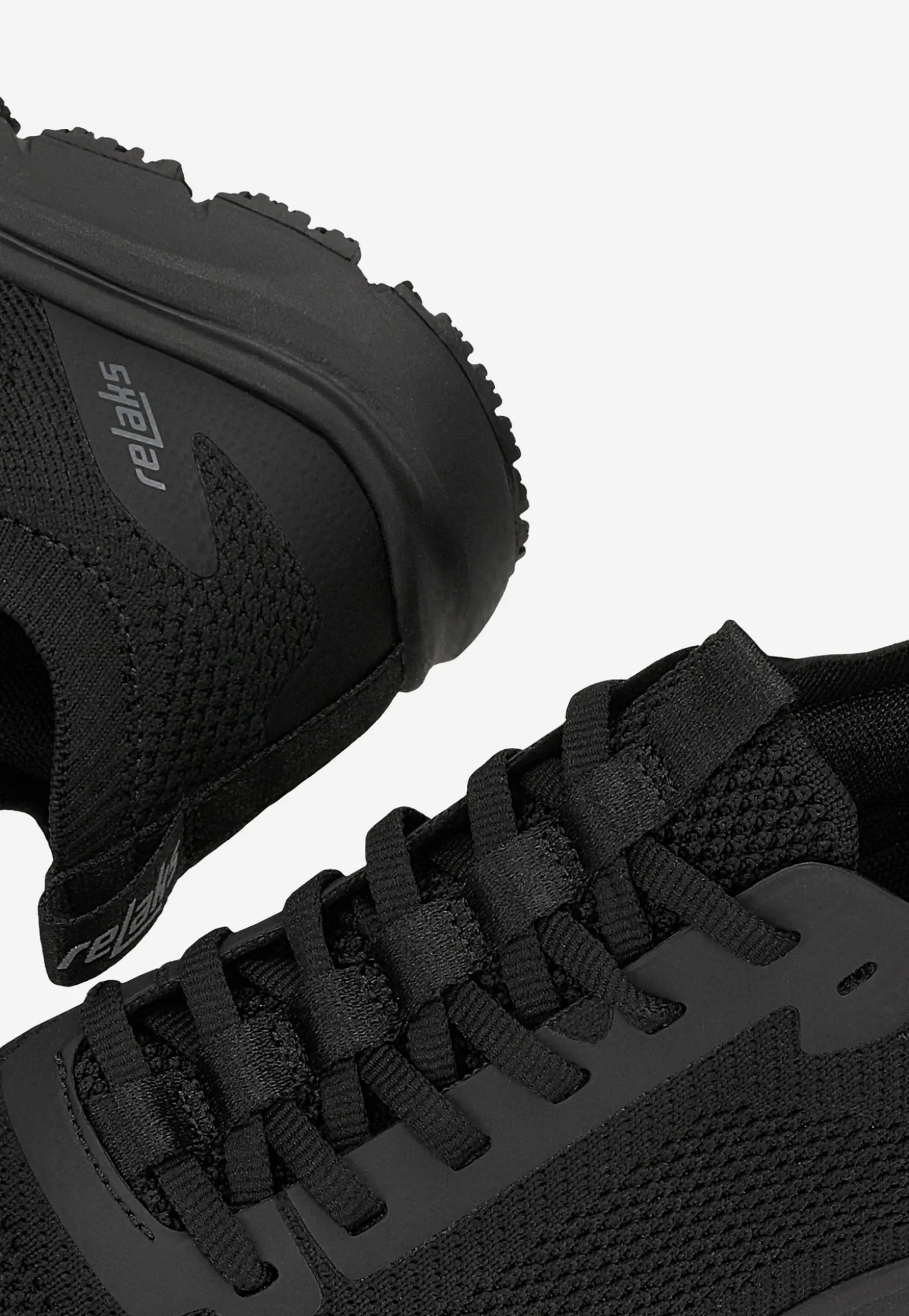 Czarne siateczkowe sneakersy RELAKS
