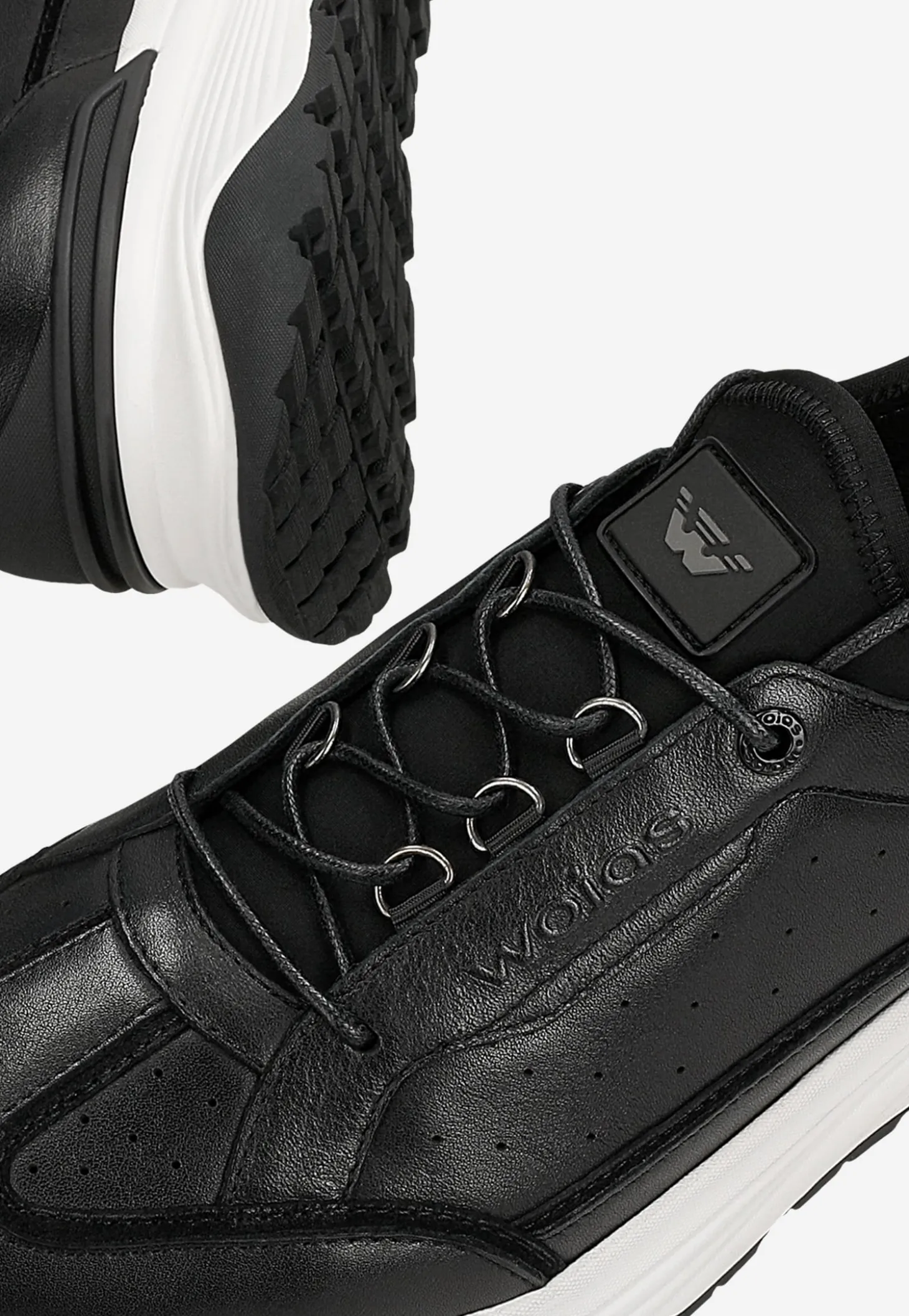Czarne skórzane sneakersy męskie z białą podeszwą