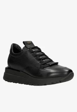 Czarne sneakersy damskie na wysokiej podeszwie