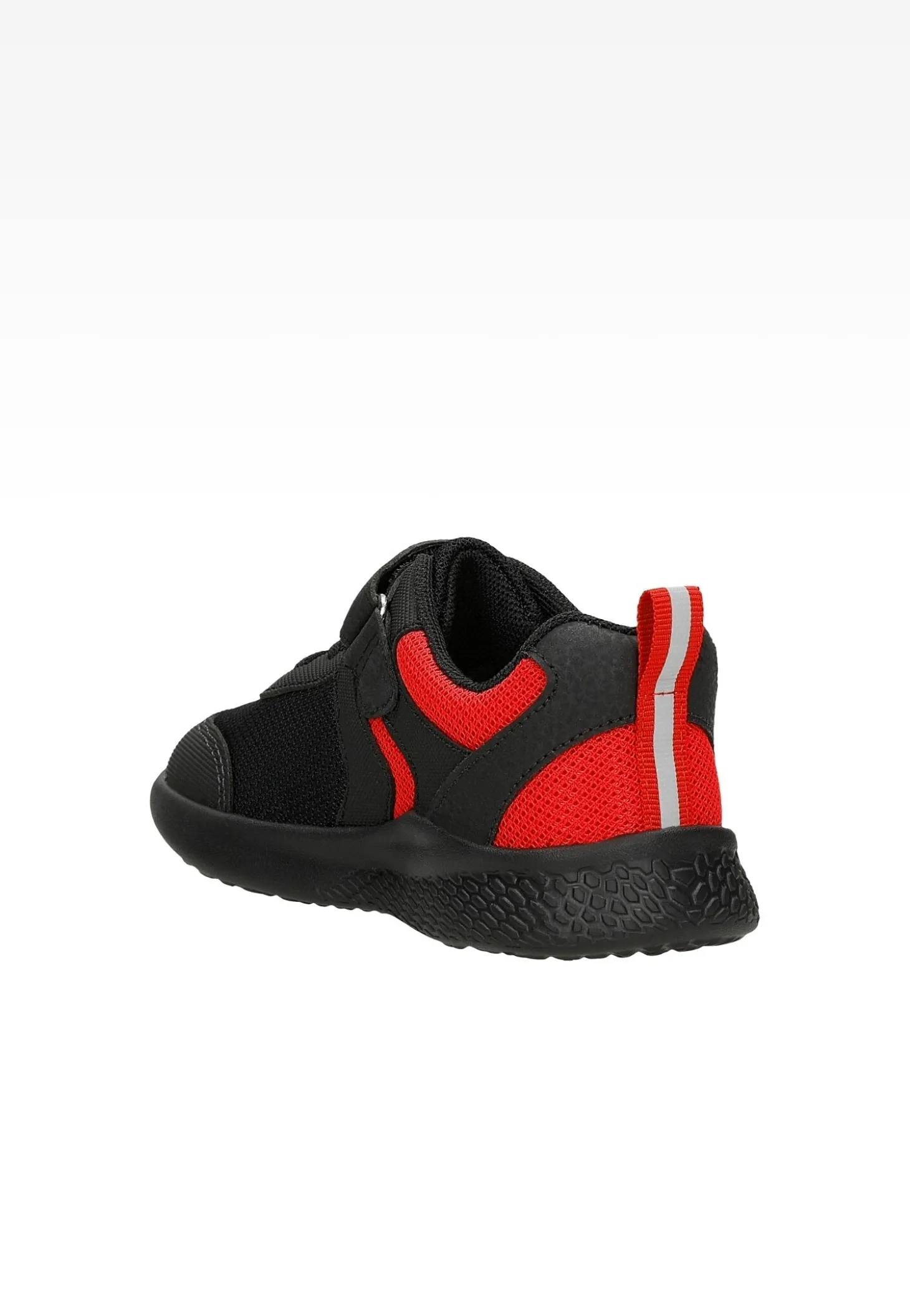 Czarno-czerwone sneakersy dla chłopców BARTEK 87003-11