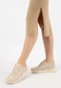 Delikatne beżowe sneakersy damskie