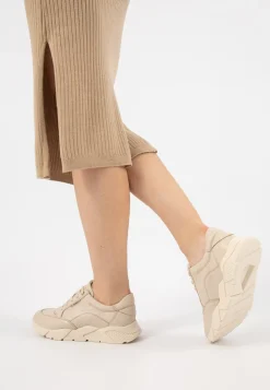 Delikatne beżowe sneakersy damskie