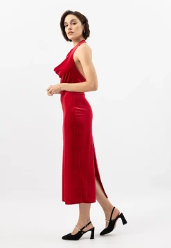 Eleganckie czółenka z ozdobnymi koralikami i odkrytą piętą