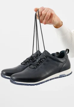 Granatowe sneakersy męskie z ozdobnym tłoczeniem