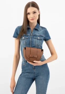 Jasnobrązowa skórzana torebka damska typu saddle bag