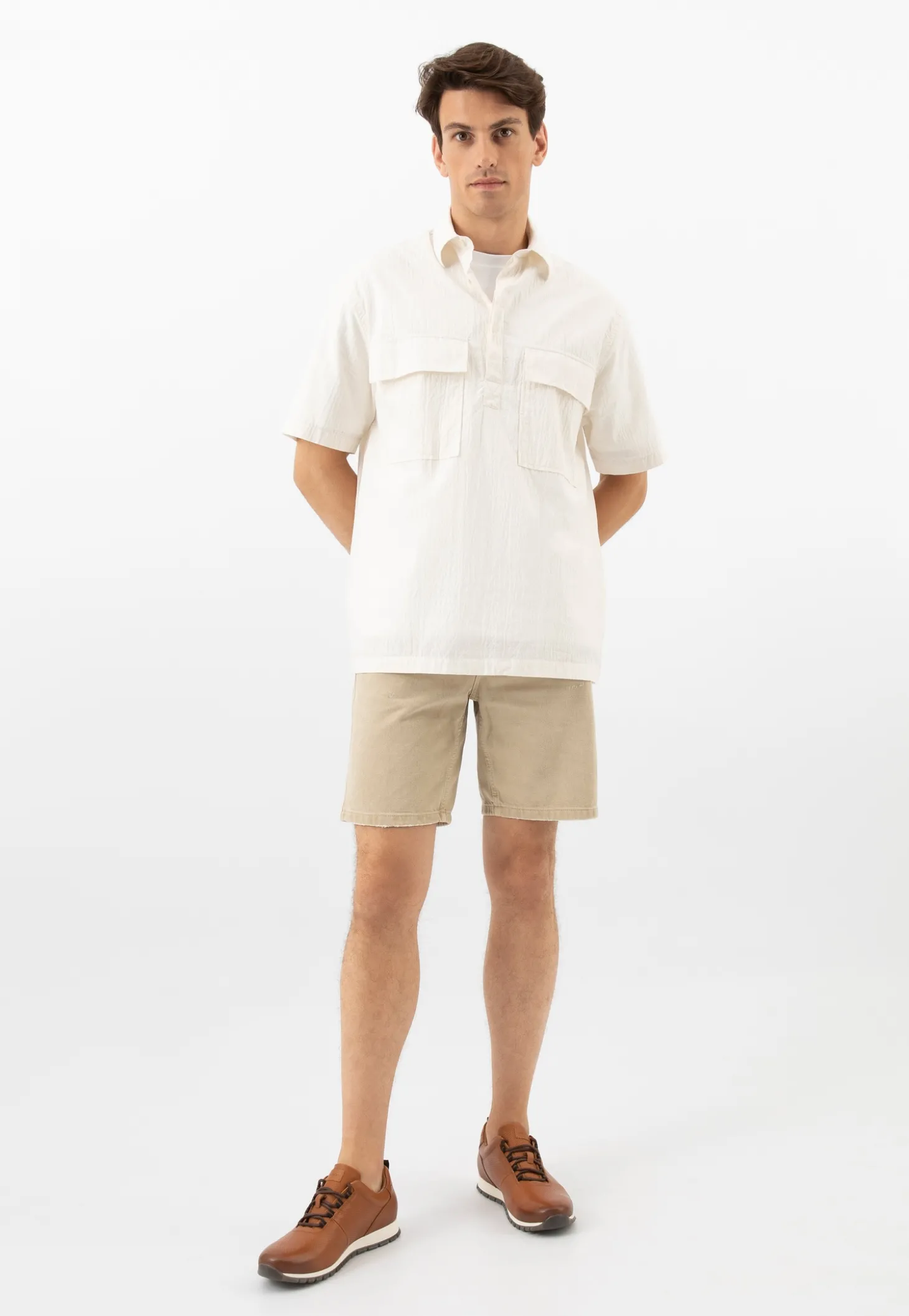 Jasnobrązowe sneakersy męskie w casualowym stylu