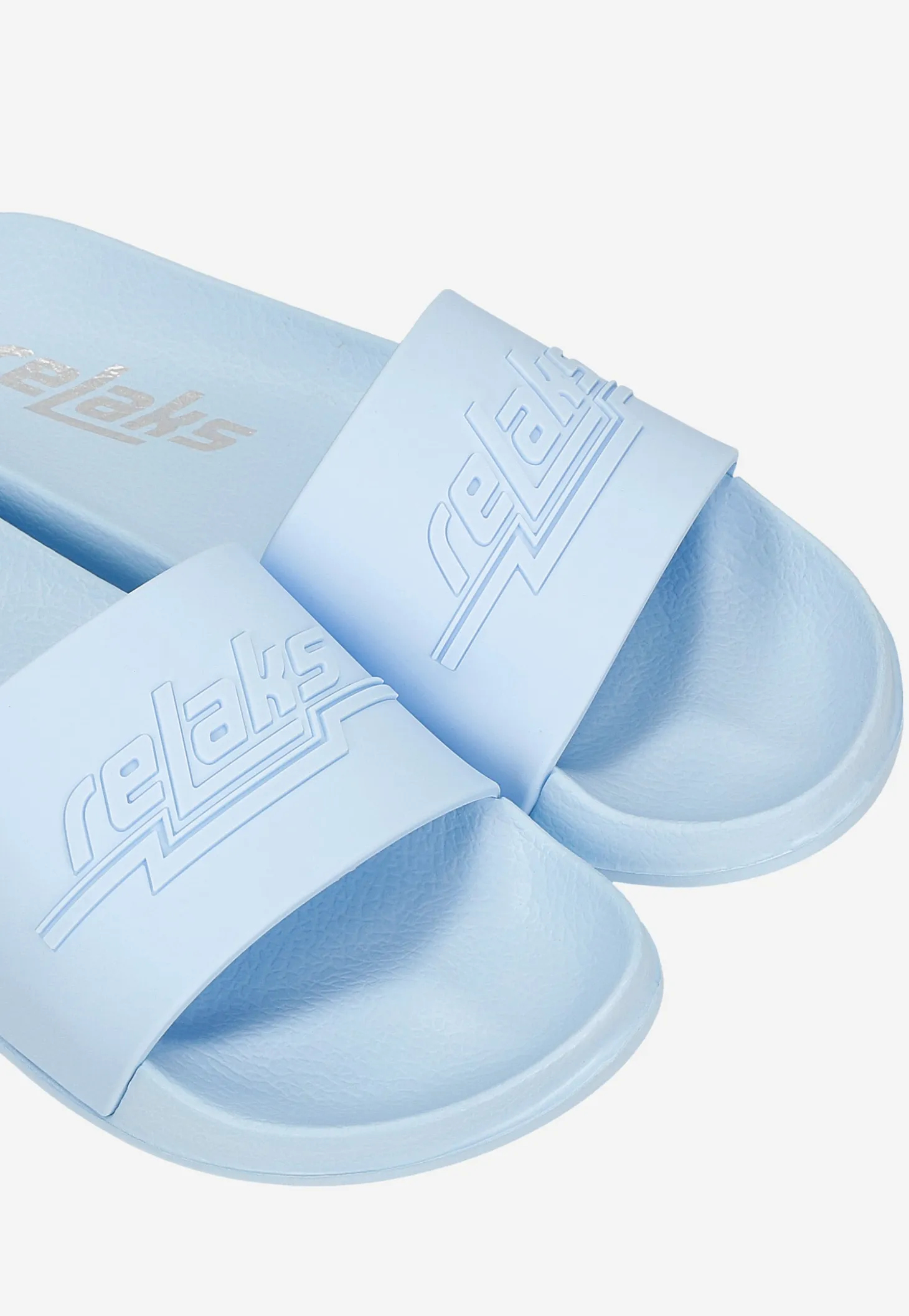 Niebieskie klapki damskie RELAKS z tłoczonym logo